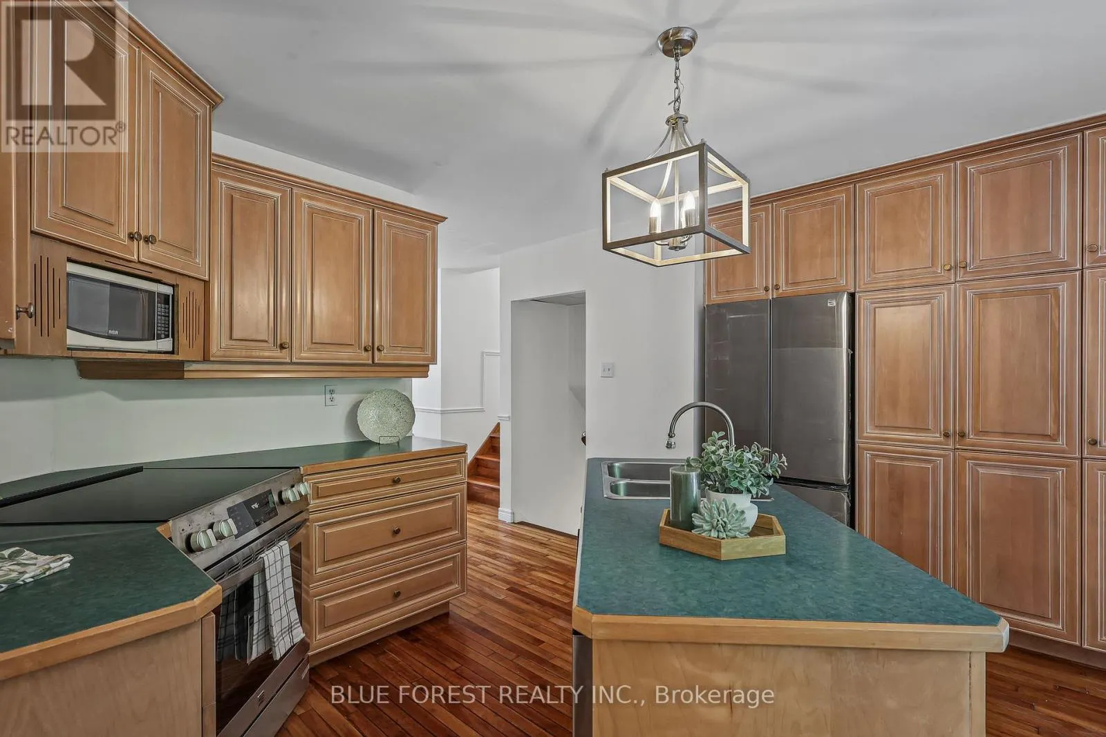 786 SPRINGBANK DRIVE