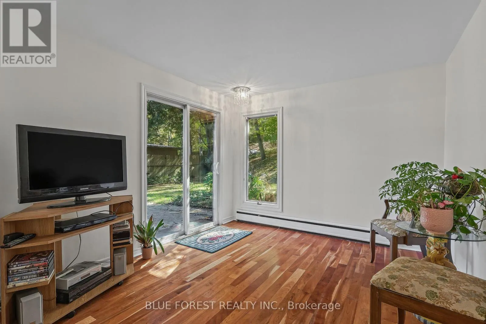 786 SPRINGBANK DRIVE