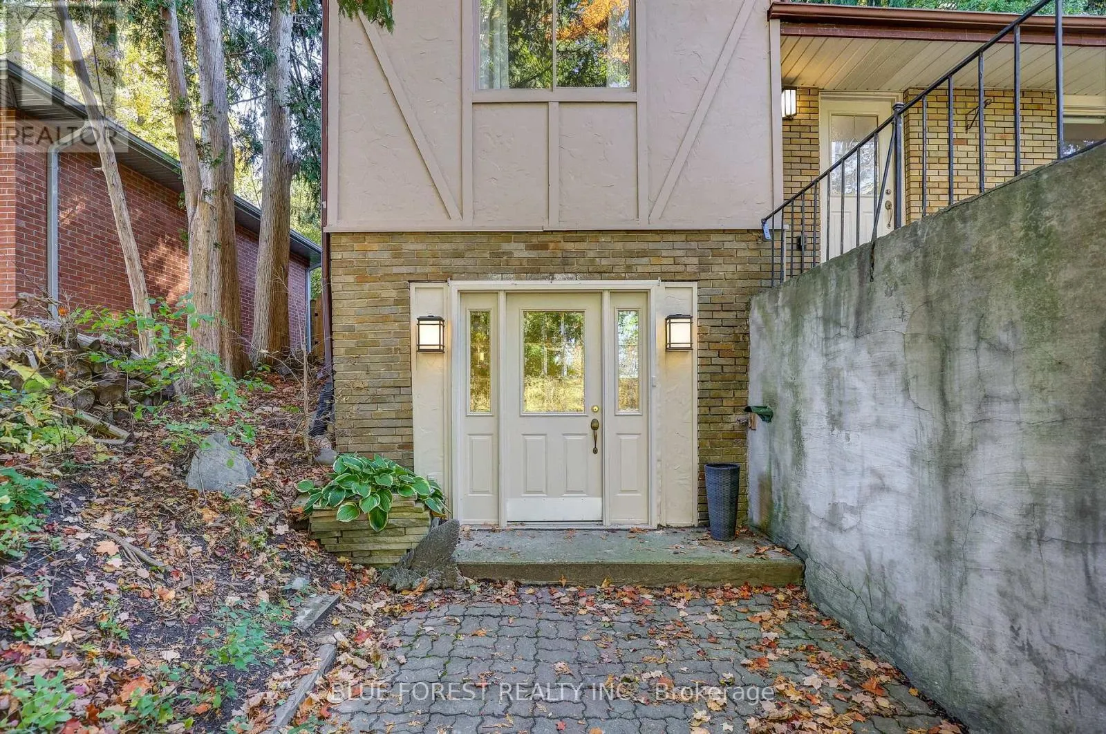 786 SPRINGBANK DRIVE