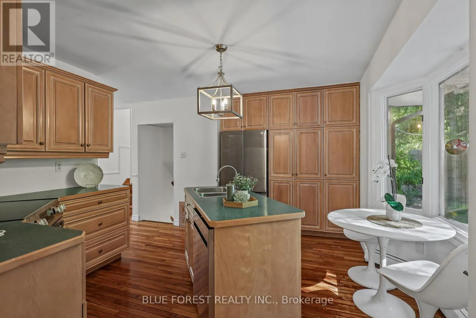 786 SPRINGBANK DRIVE