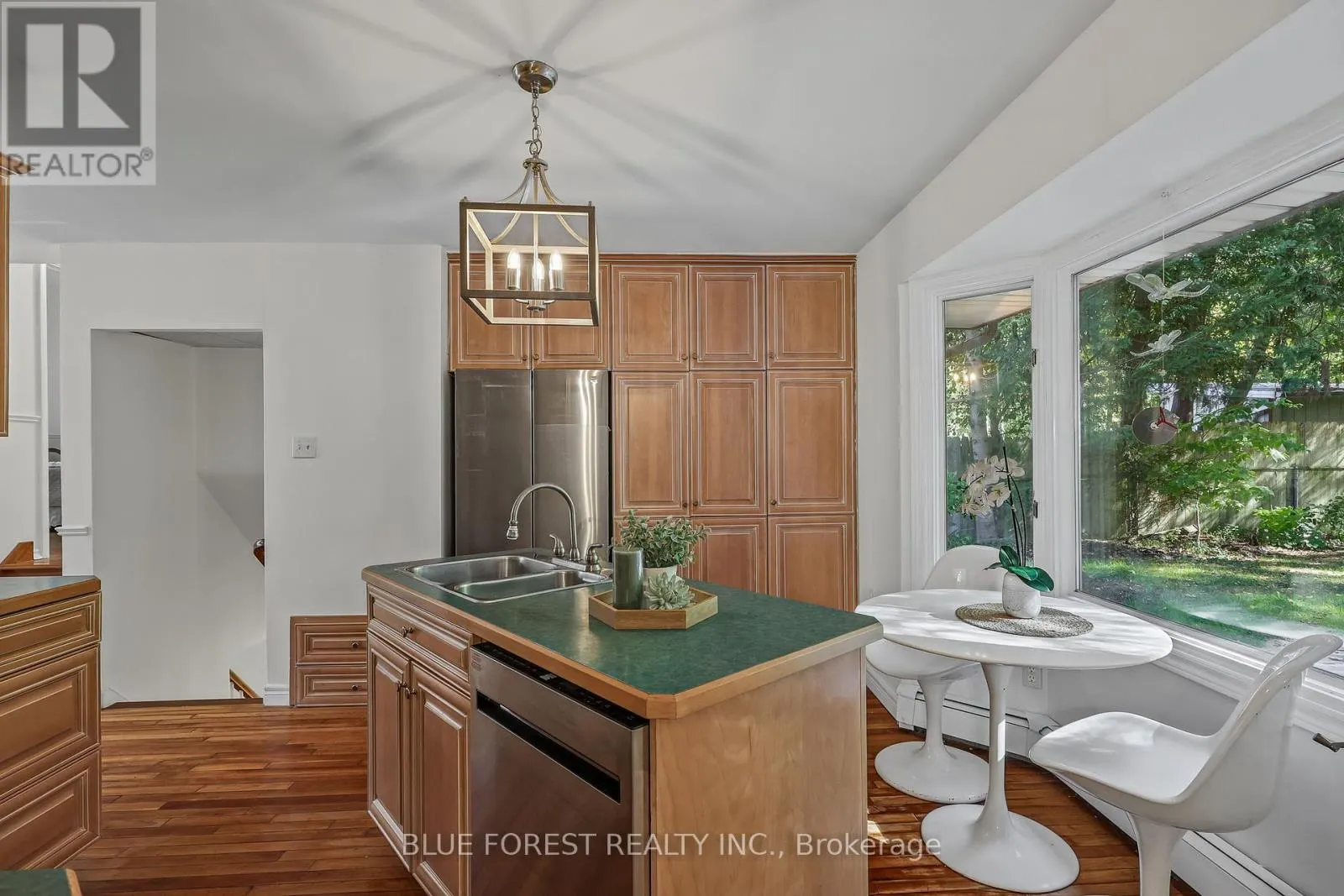 786 SPRINGBANK DRIVE