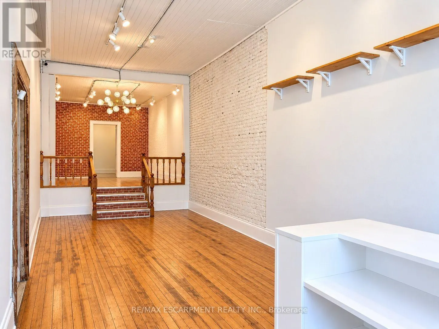 133 JAMES STREET N