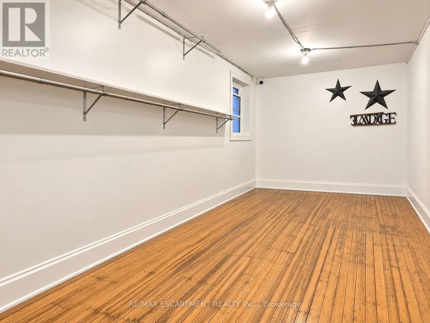 133 JAMES STREET N