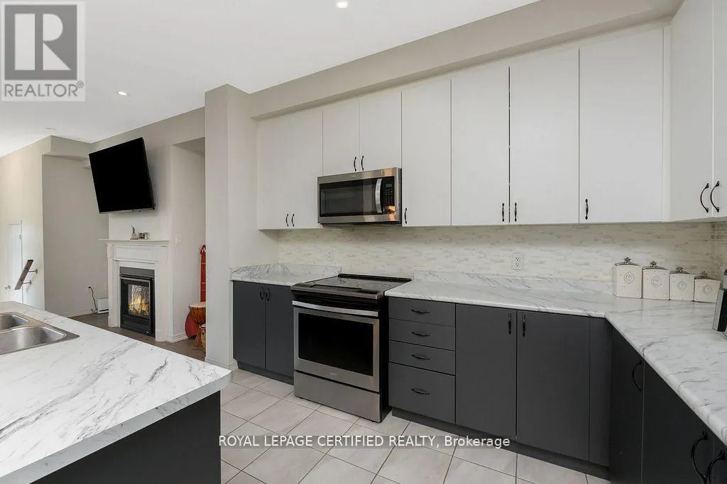 2 - 25 ELLIOT STREET E