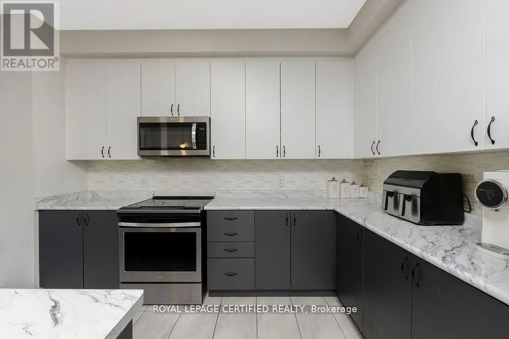 2 - 25 ELLIOT STREET E