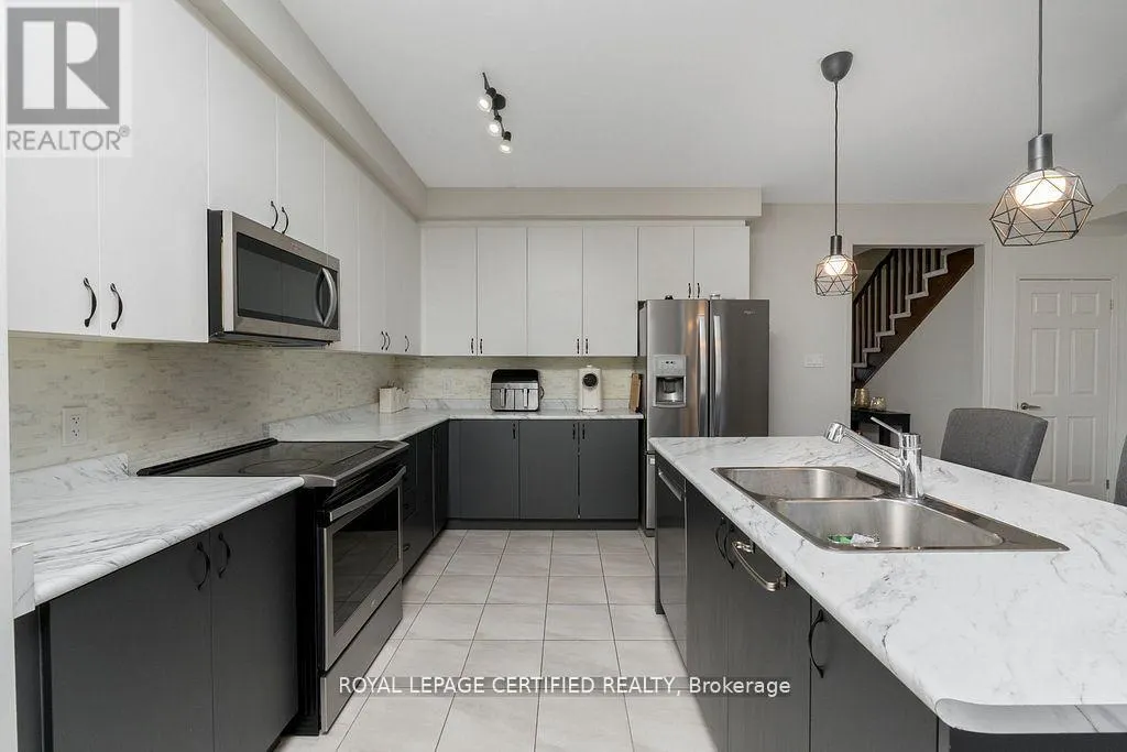 2 - 25 ELLIOT STREET E