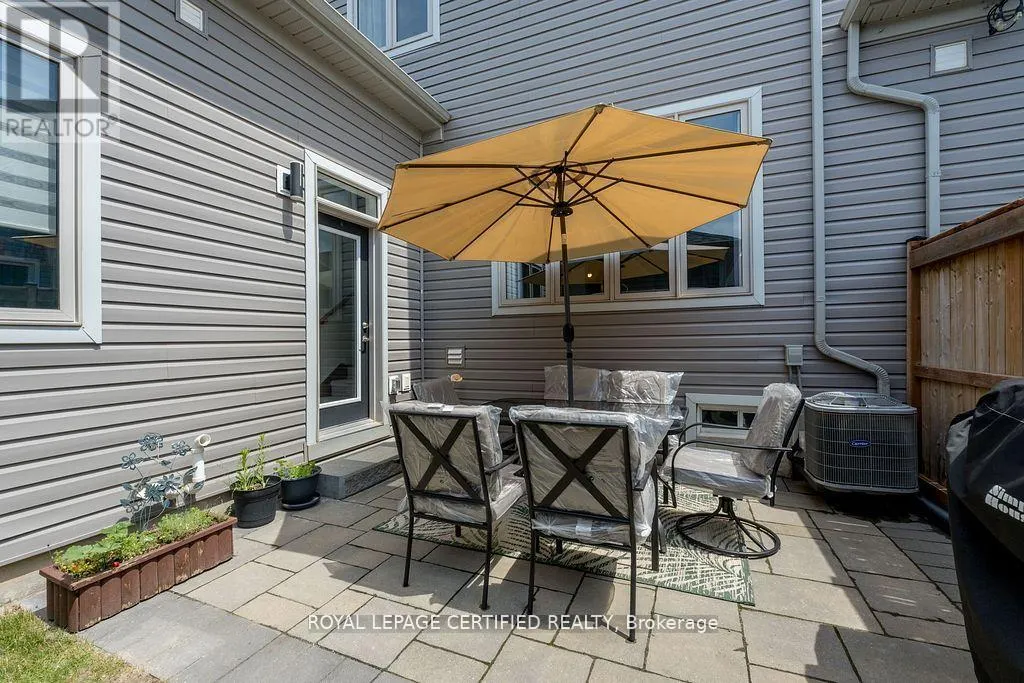 2 - 25 ELLIOT STREET E