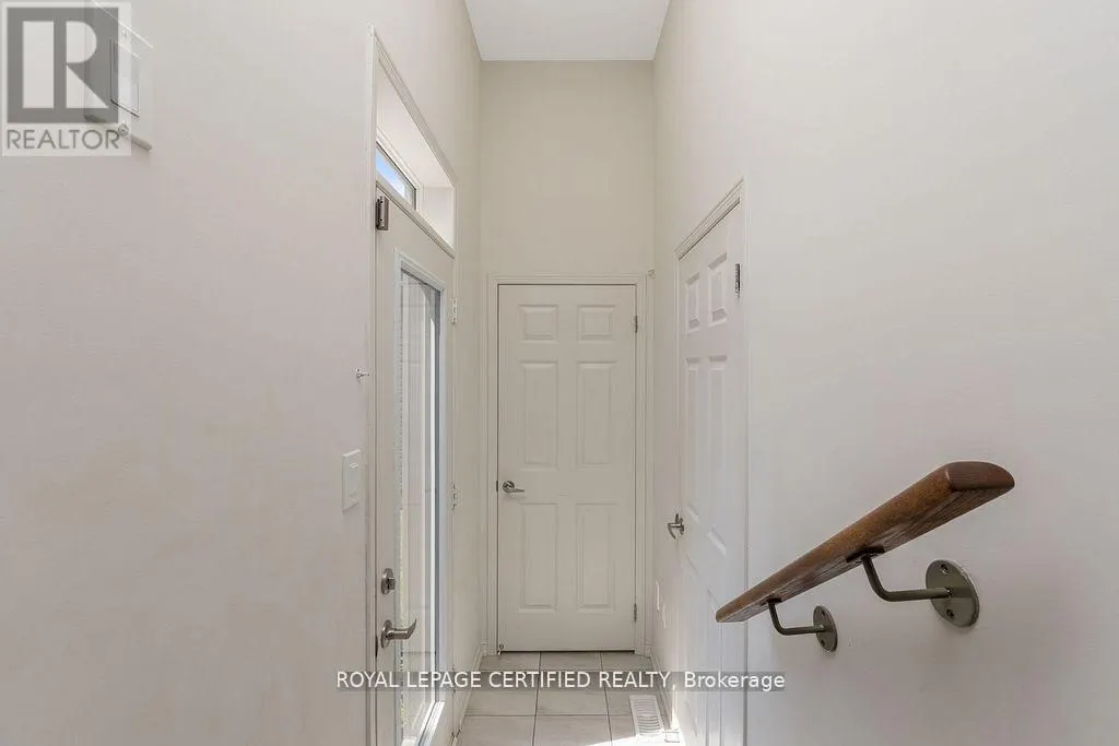 2 - 25 ELLIOT STREET E
