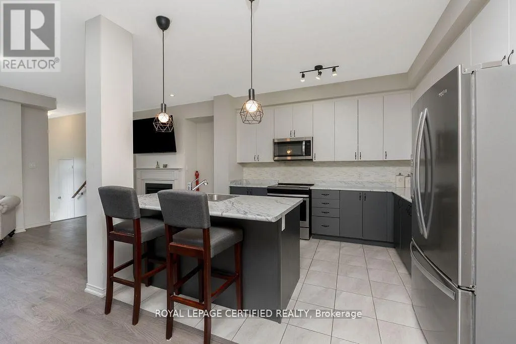 2 - 25 ELLIOT STREET E