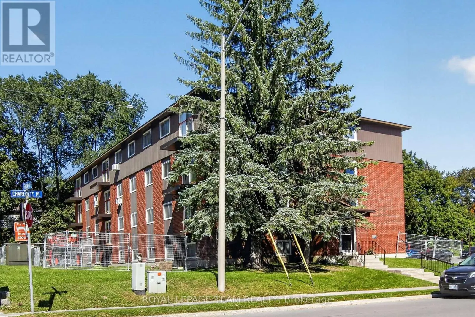 21 - 2 CHARLOTTE PLACE