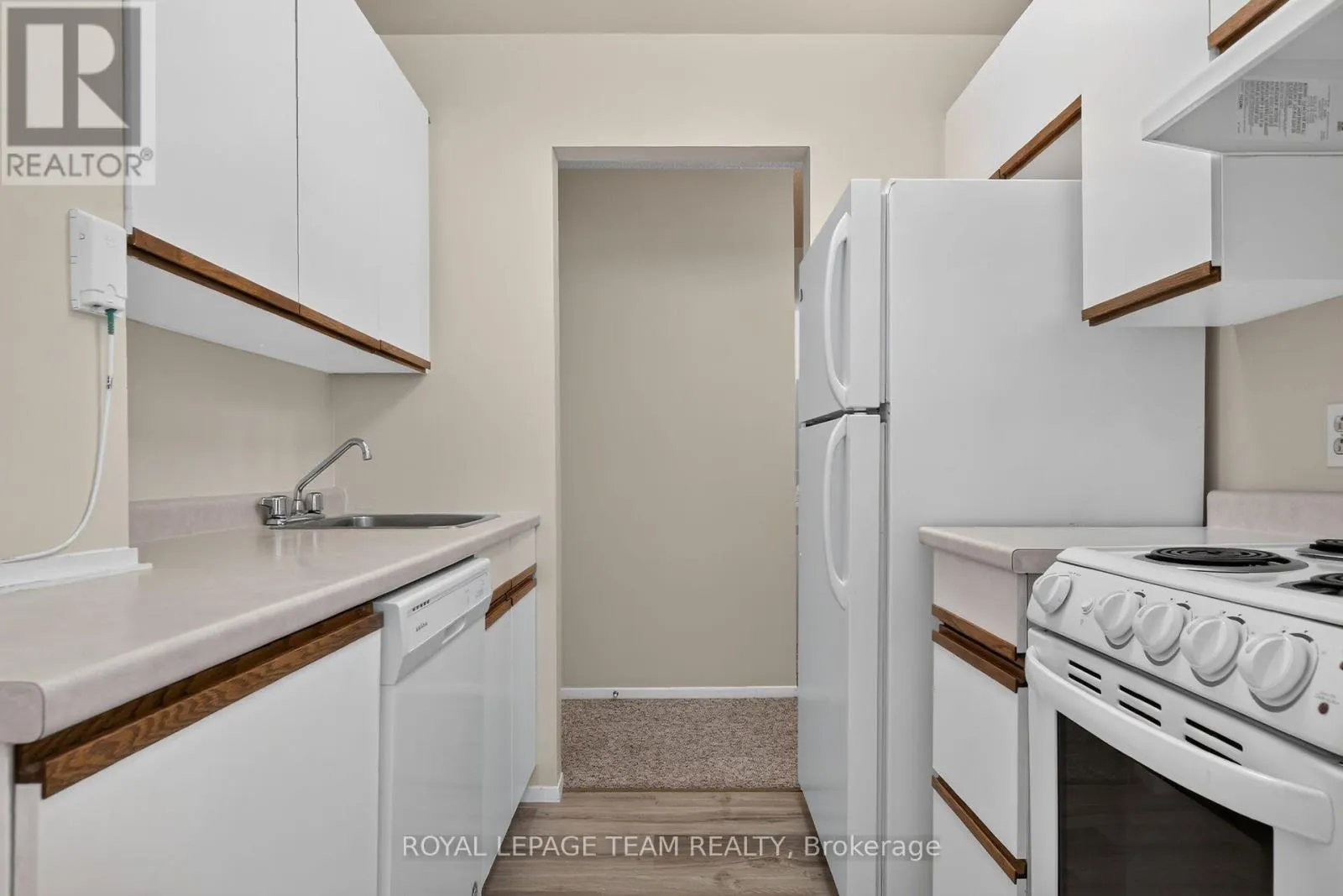 21 - 2 CHARLOTTE PLACE