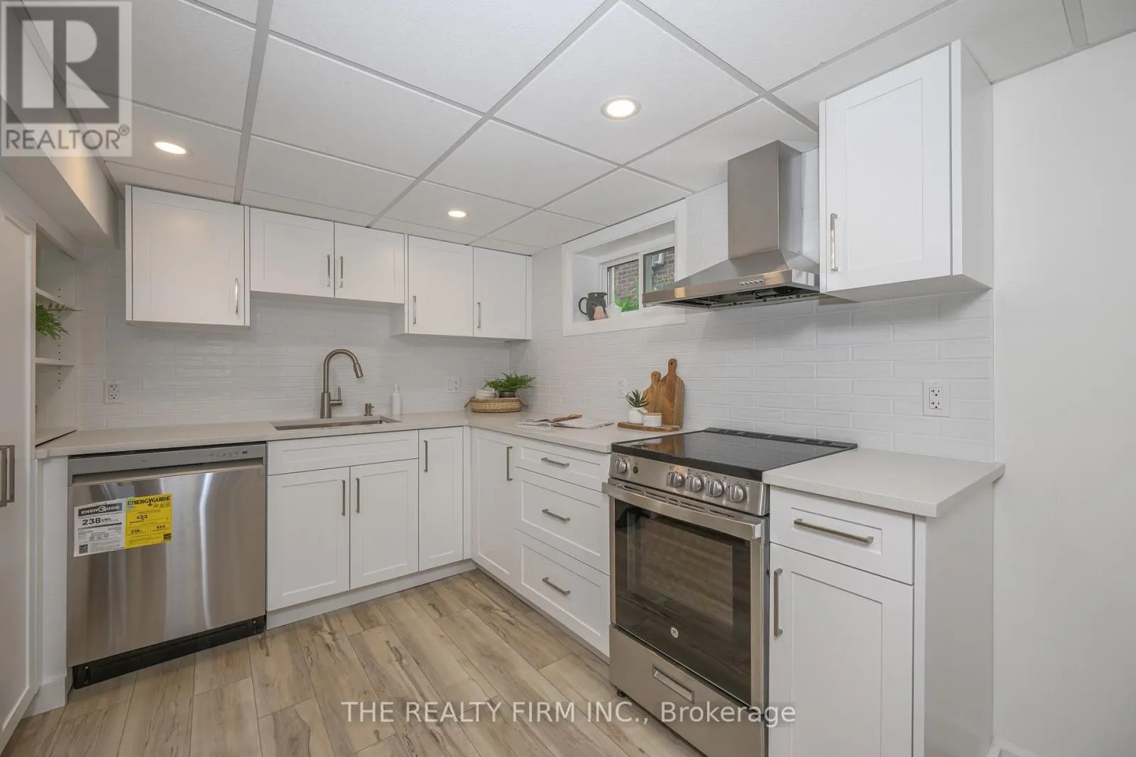 LOWER - 65 BYRON AVENUE E #Lower