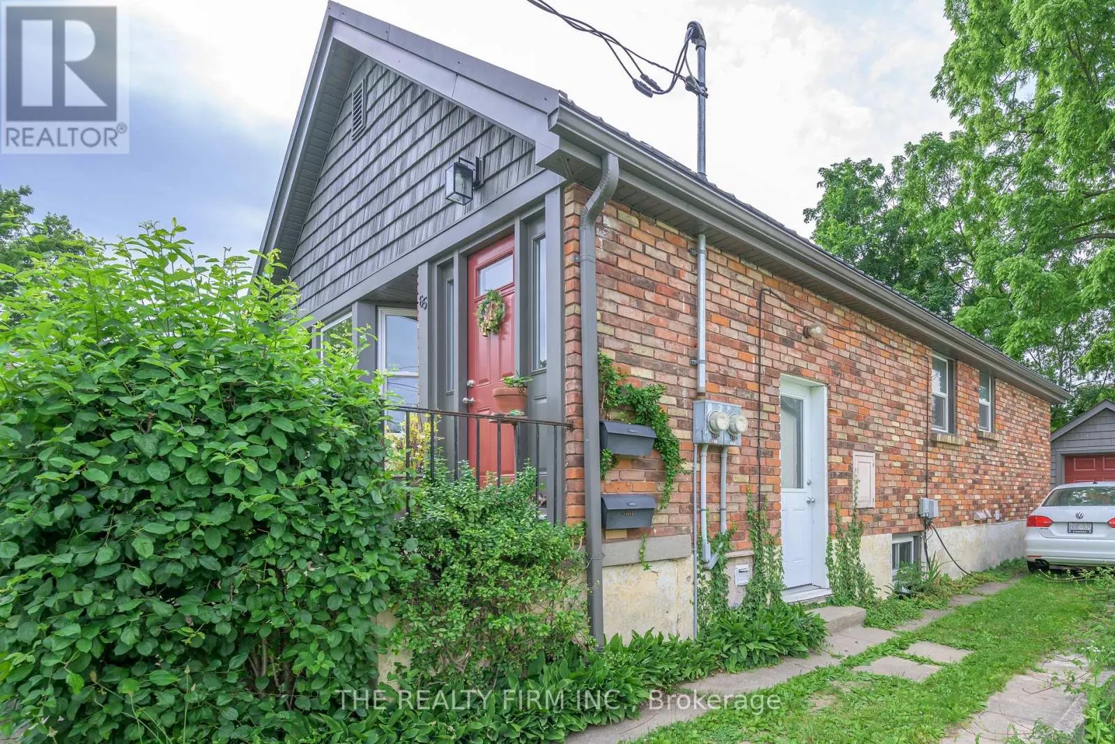 LOWER - 65 BYRON AVENUE E #Lower