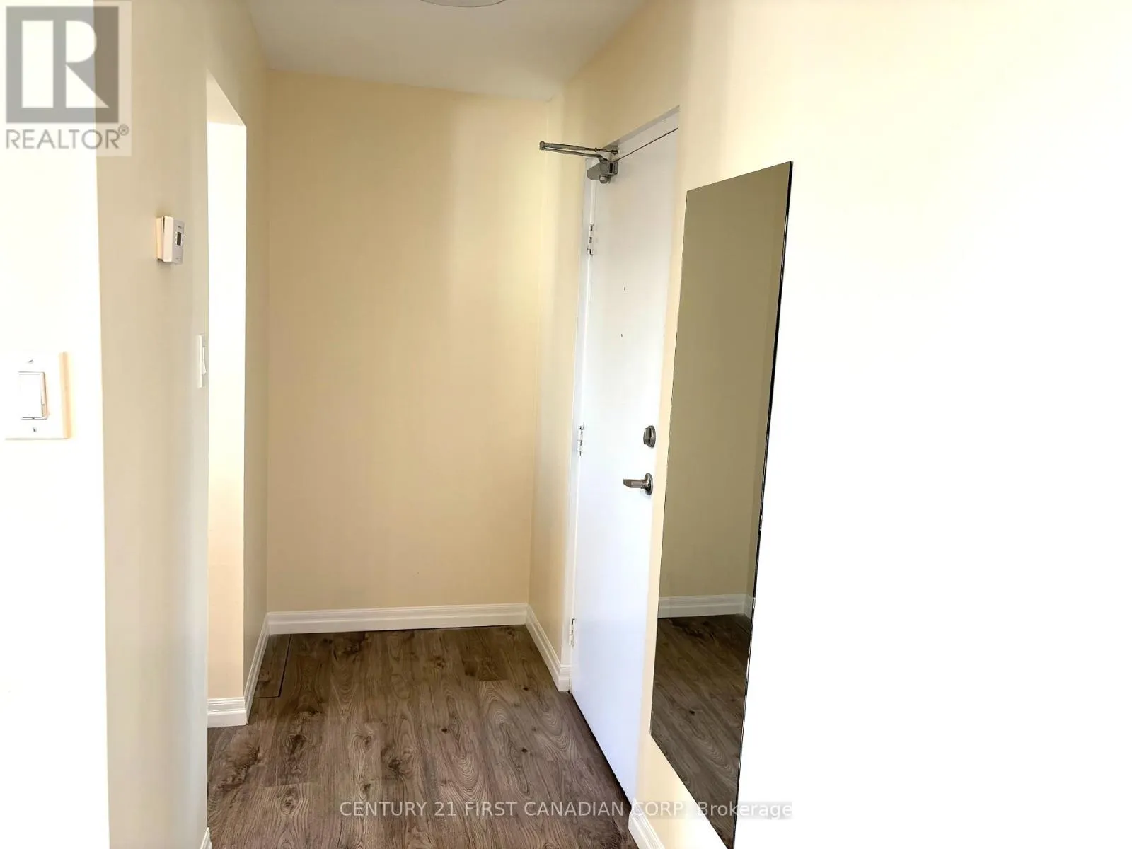 601 - 1102 JALNA BOULEVARD #601