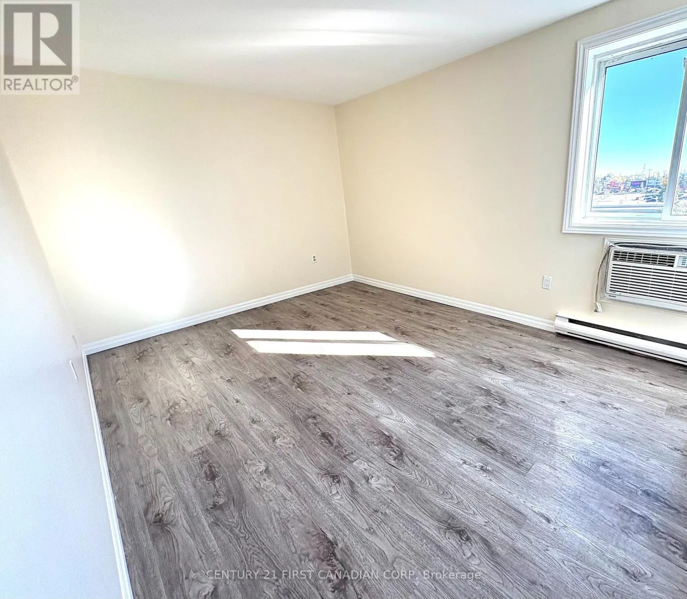 601 - 1102 JALNA BOULEVARD #601
