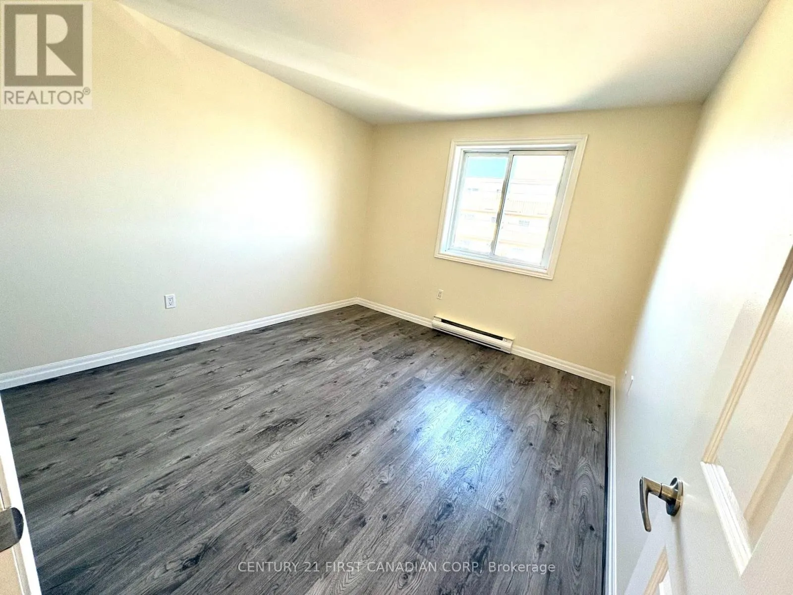 601 - 1102 JALNA BOULEVARD #601