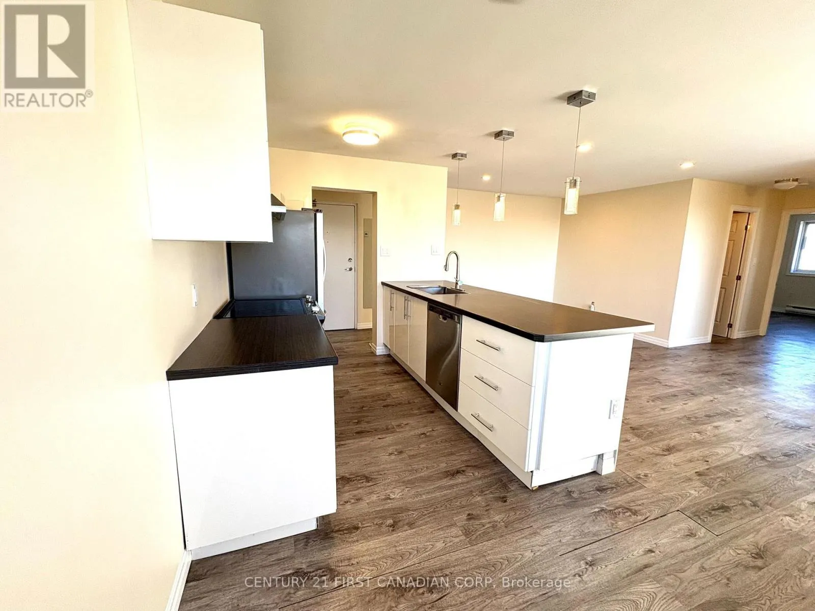 601 - 1102 JALNA BOULEVARD #601
