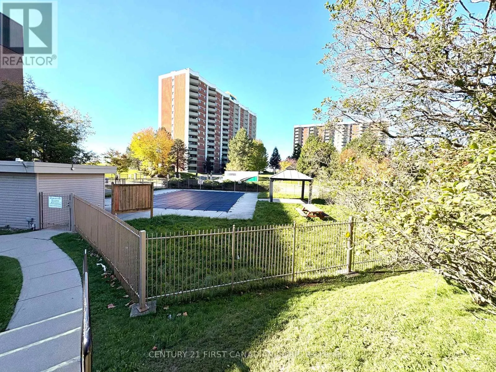 601 - 1102 JALNA BOULEVARD #601