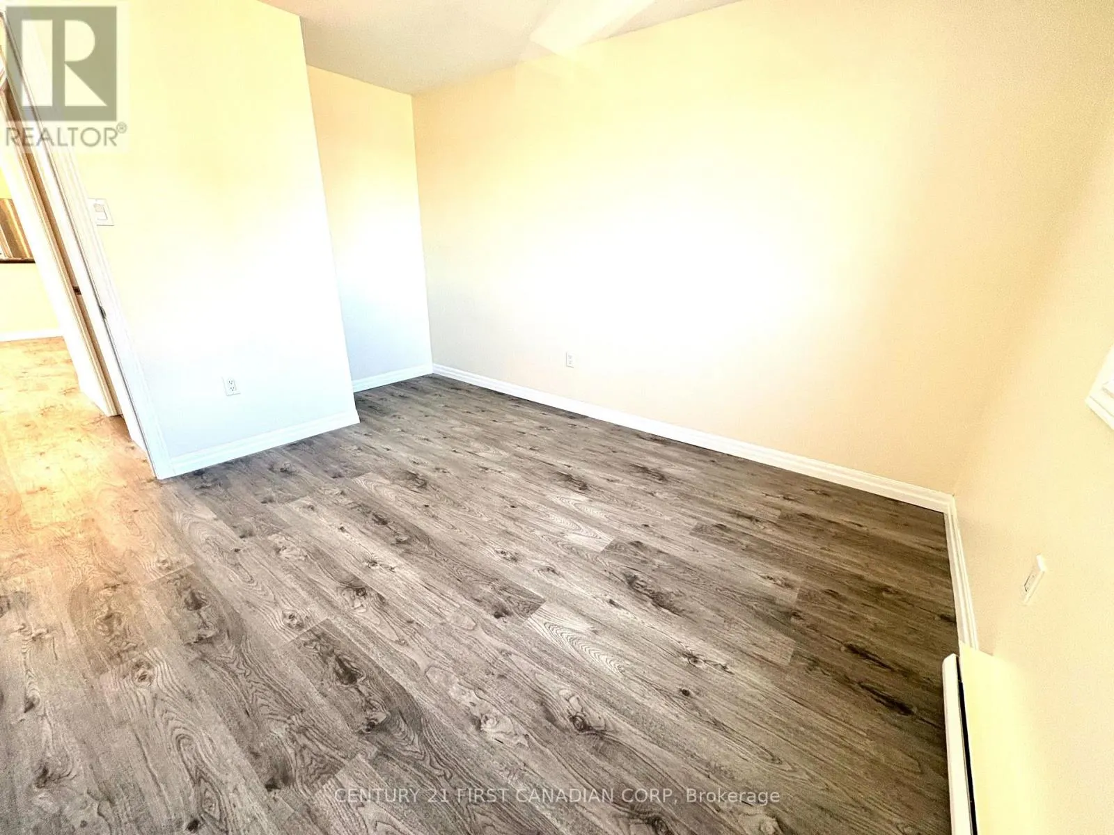 601 - 1102 JALNA BOULEVARD #601
