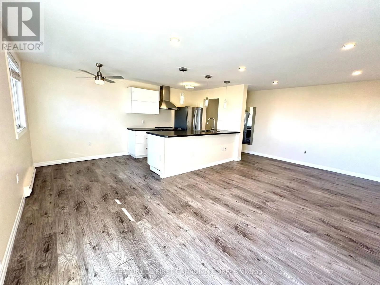 601 - 1102 JALNA BOULEVARD #601