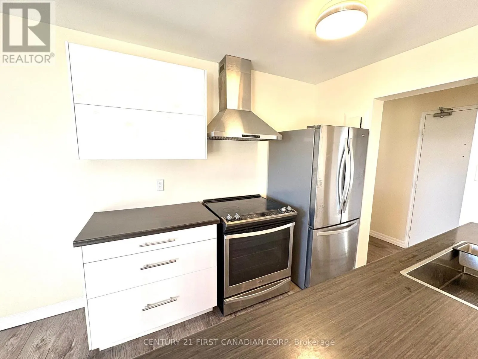 601 - 1102 JALNA BOULEVARD #601