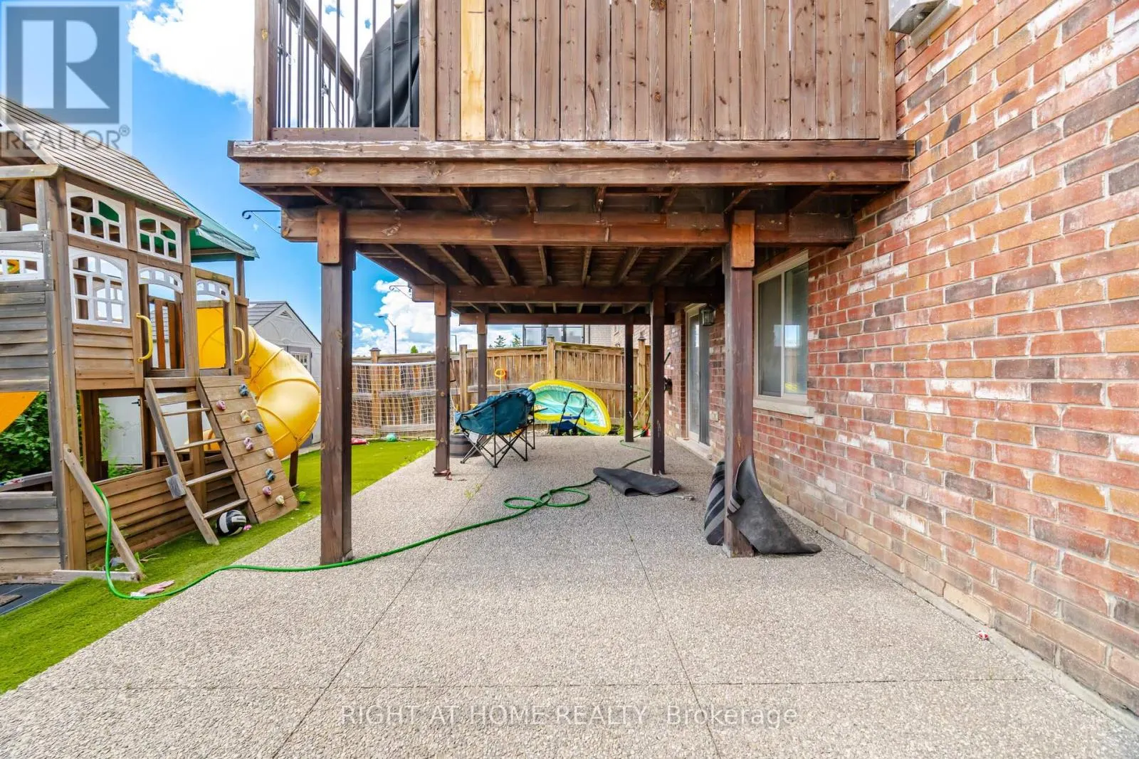 79 GARINGER CRESCENT