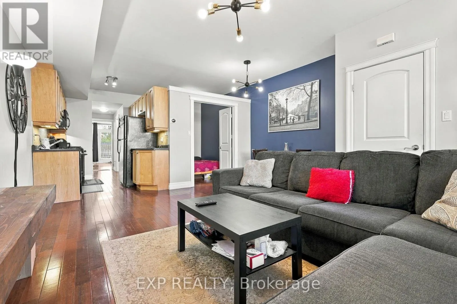 106 - 555 KING STREET E