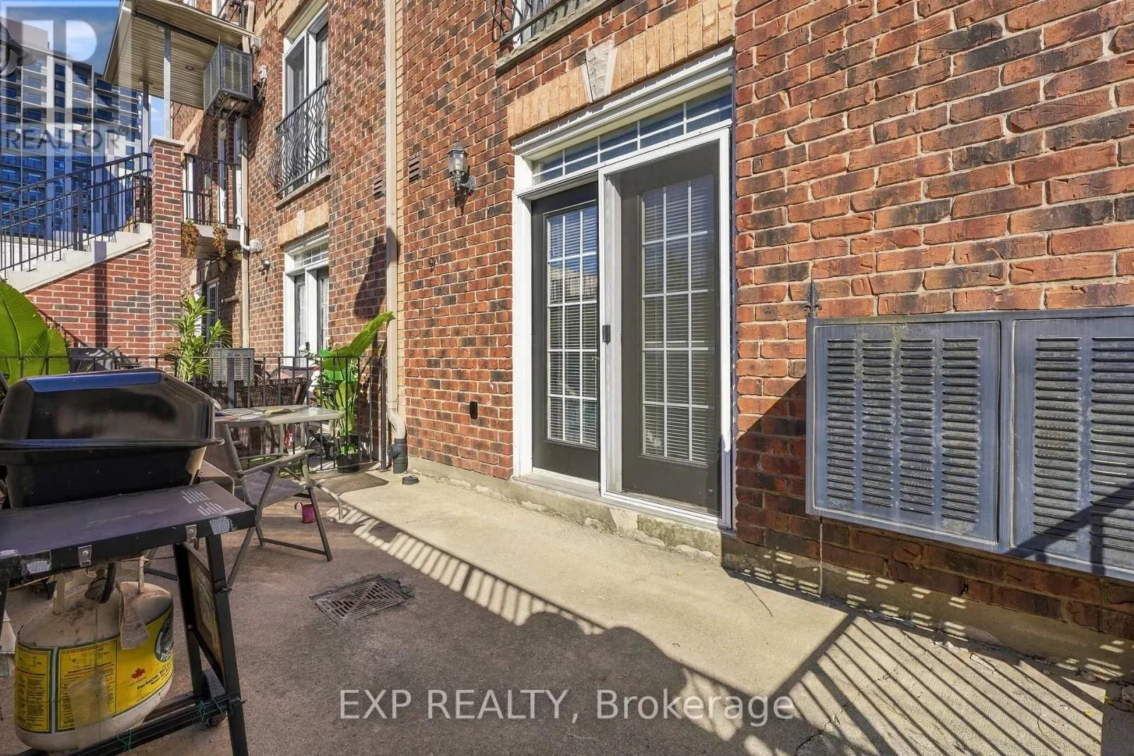 106 - 555 KING STREET E