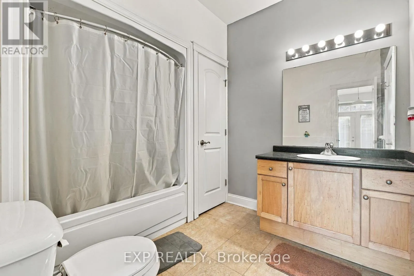 106 - 555 KING STREET E