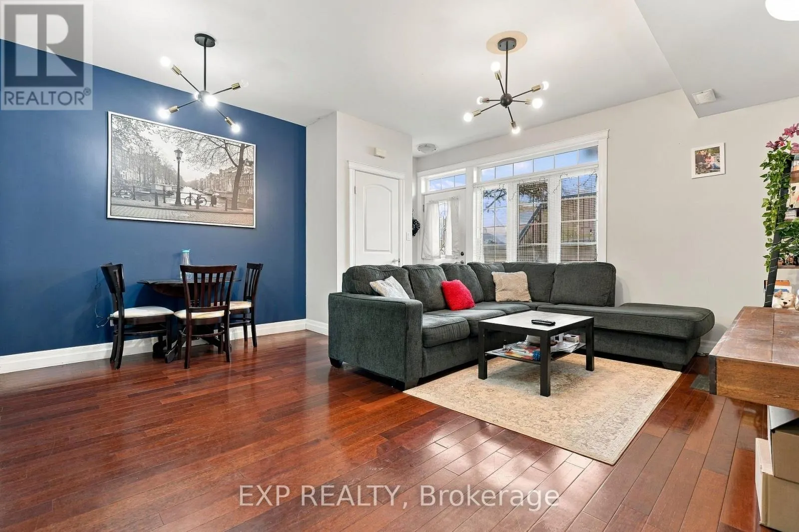 106 - 555 KING STREET E