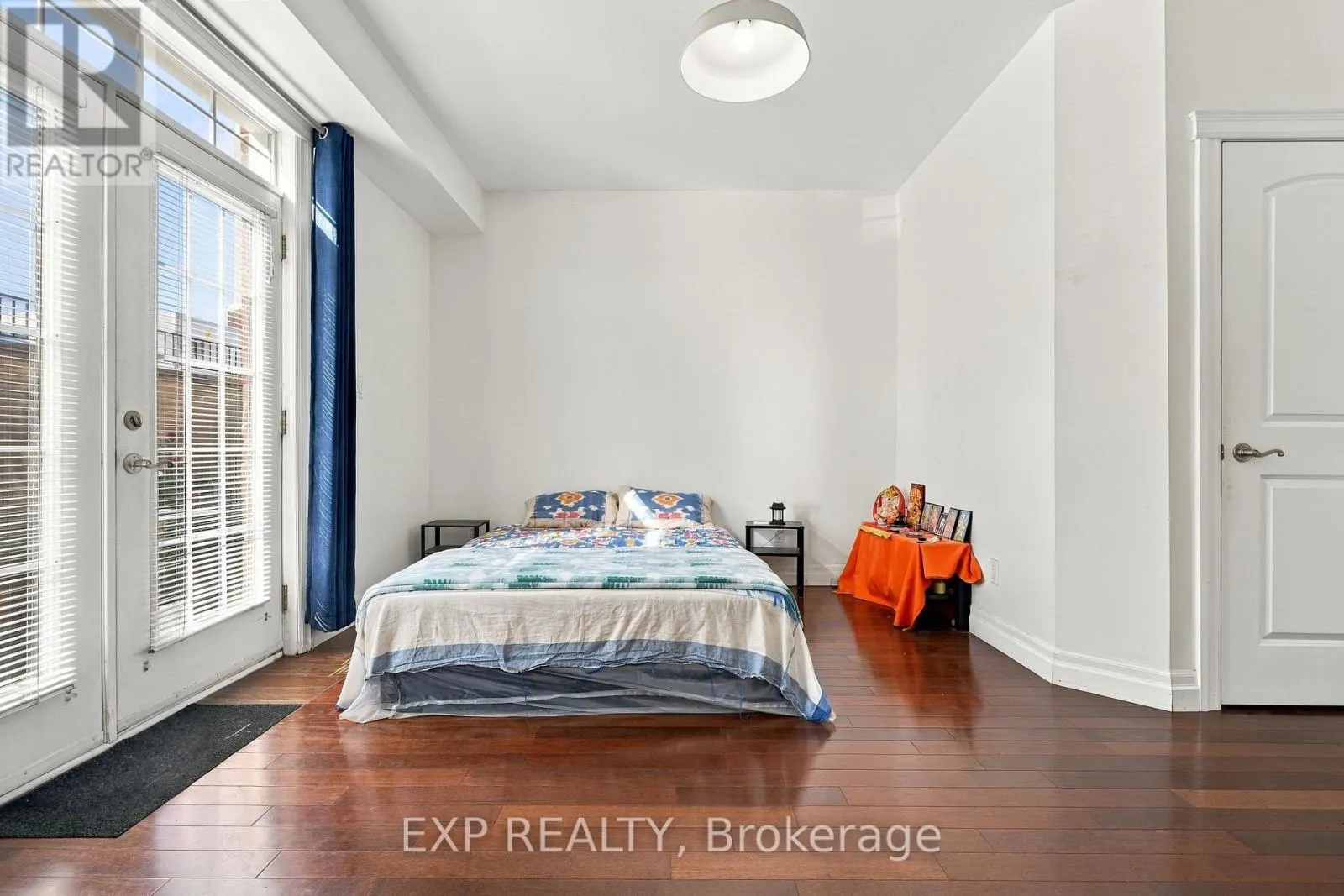 106 - 555 KING STREET E