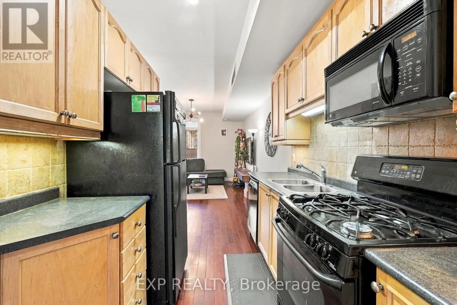 106 - 555 KING STREET E
