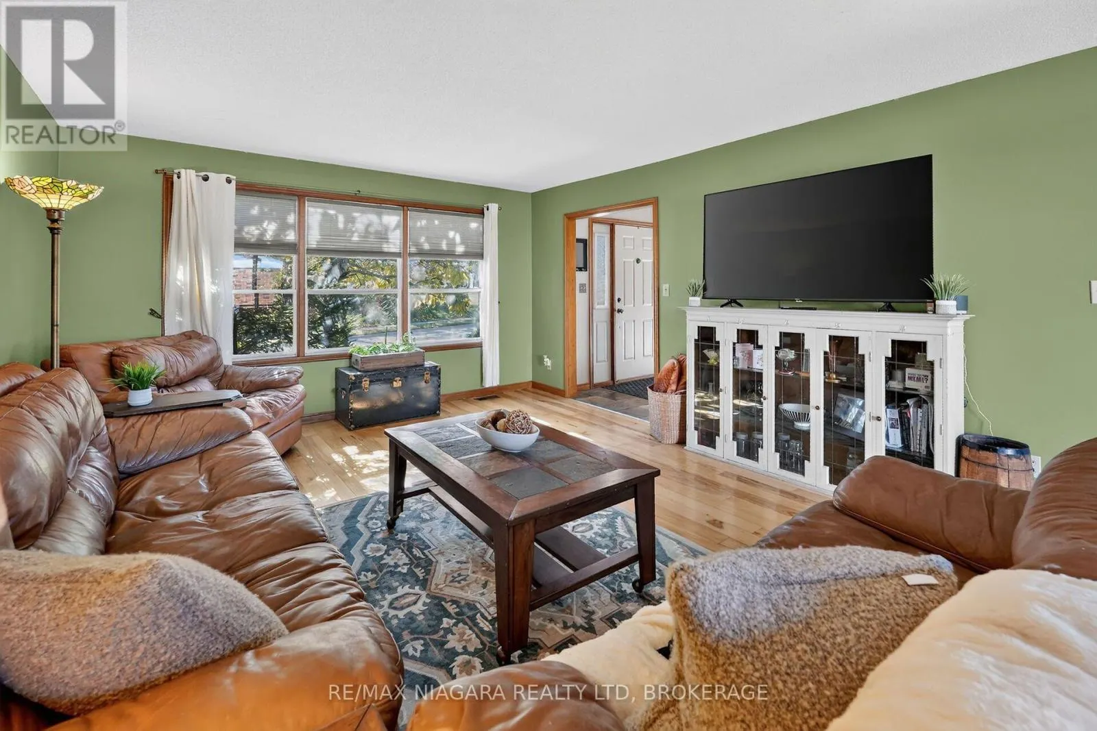 5001 HILLSIDE DRIVE