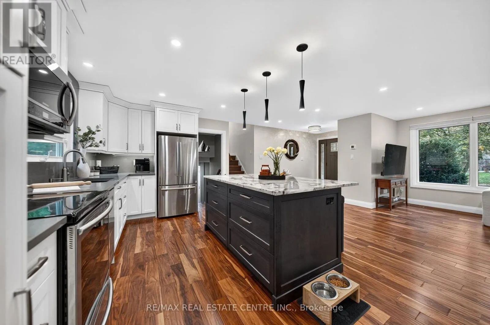 33 SHADYWOOD CRESCENT