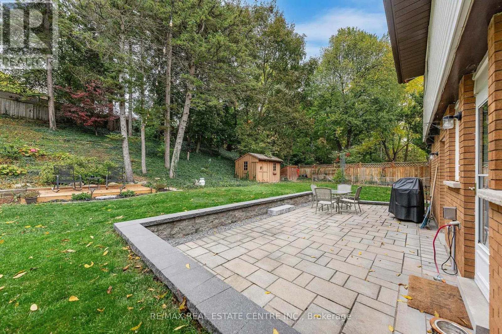 33 SHADYWOOD CRESCENT