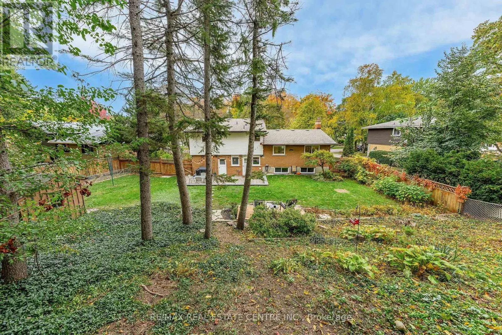 33 SHADYWOOD CRESCENT