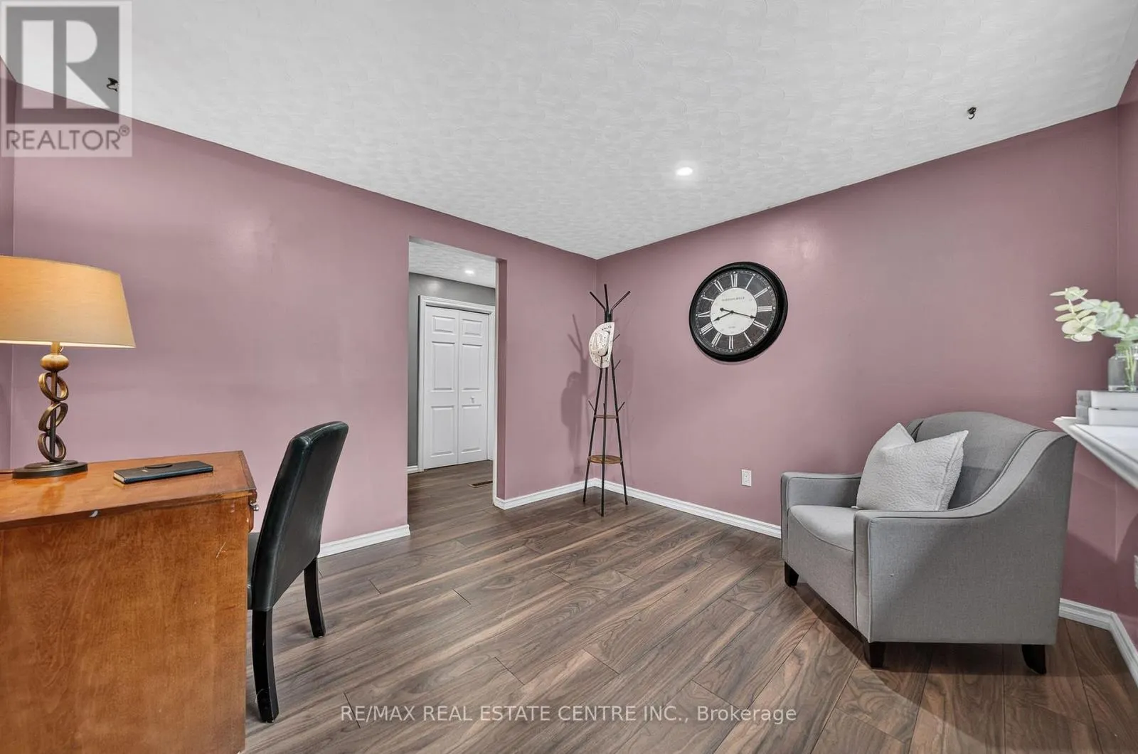 33 SHADYWOOD CRESCENT