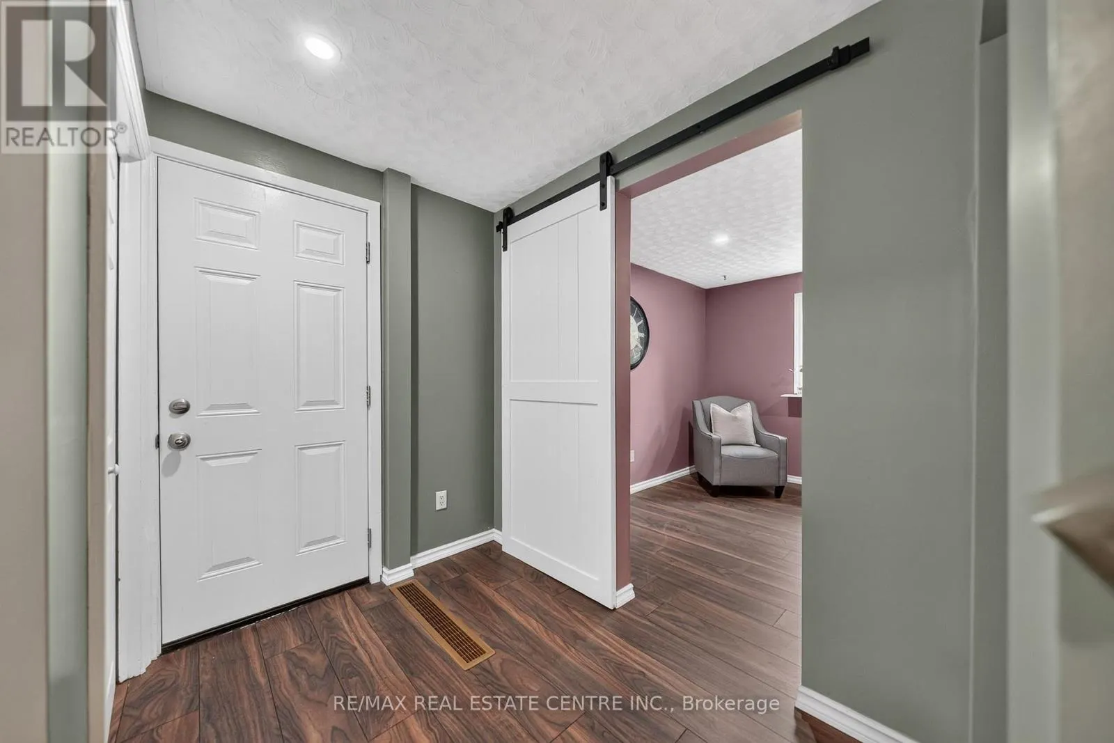33 SHADYWOOD CRESCENT