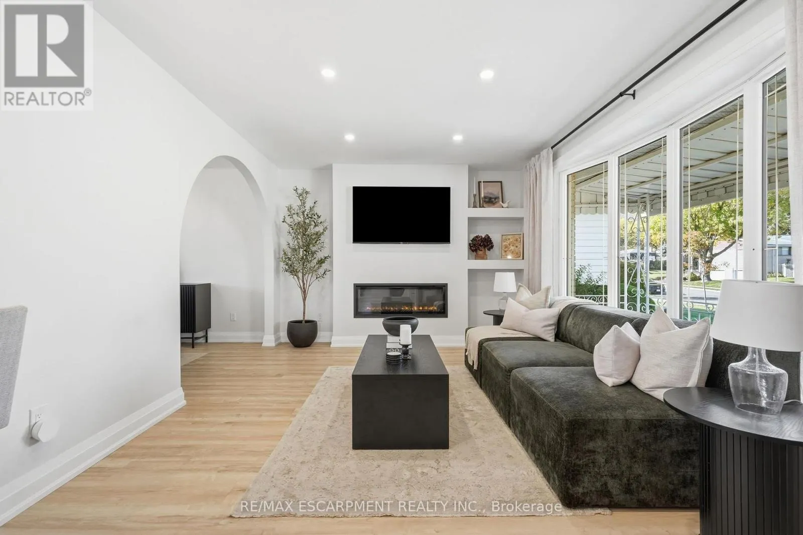48 STONEY BROOK DRIVE