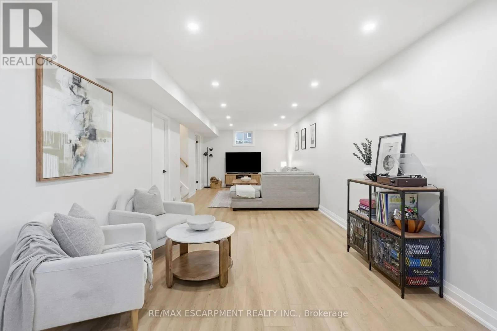 48 STONEY BROOK DRIVE