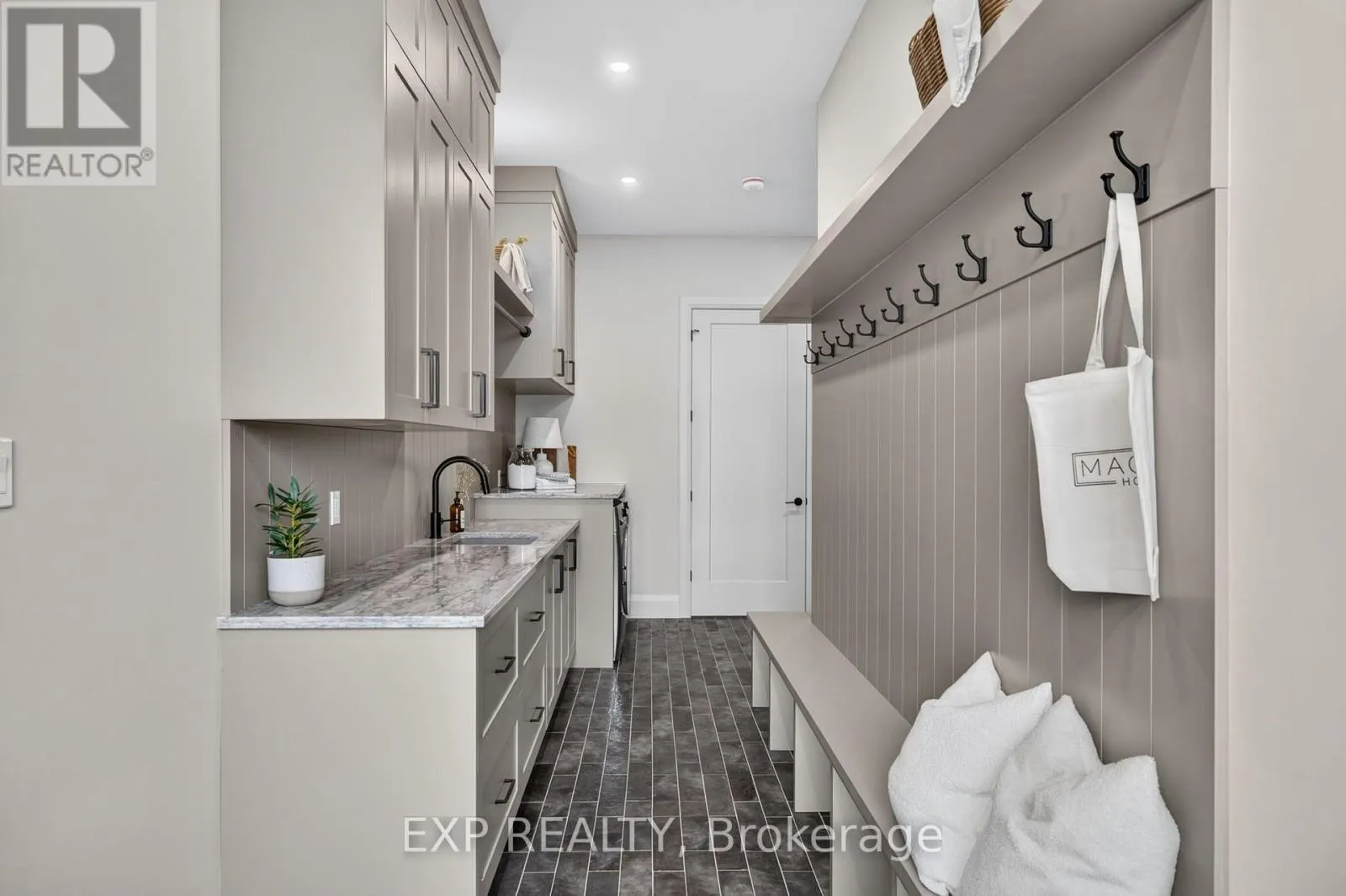 29 DEARING DRIVE