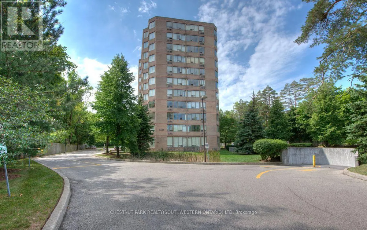 604 - 3227 KING STREET E