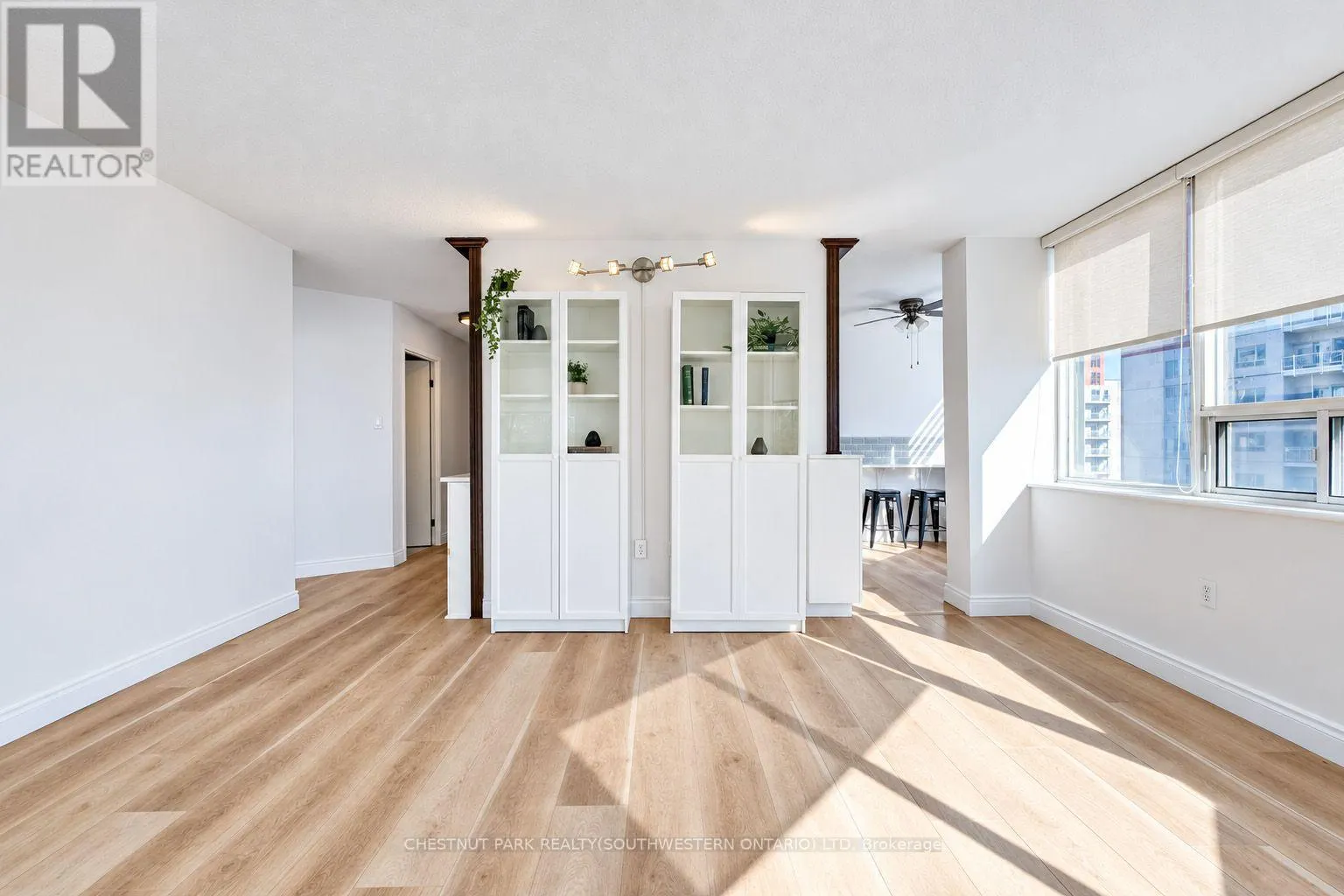 604 - 3227 KING STREET E