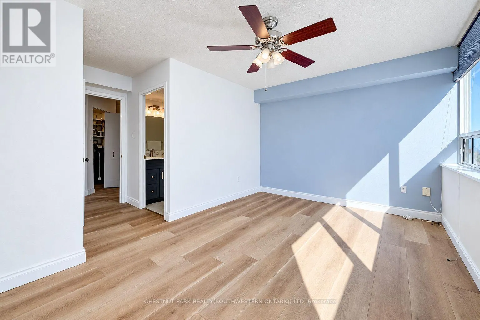 604 - 3227 KING STREET E