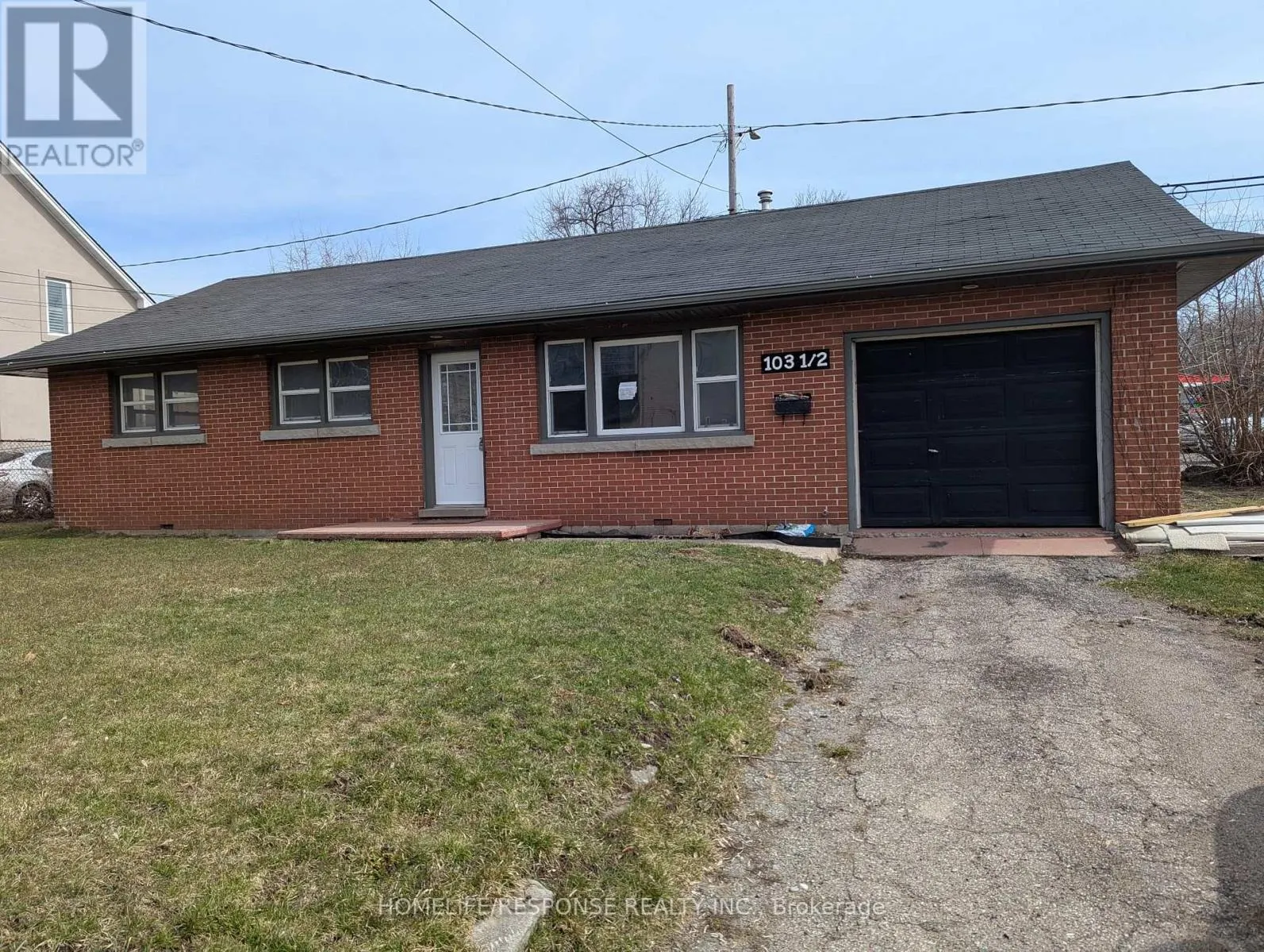 1/2 - 103 WATER STREET S