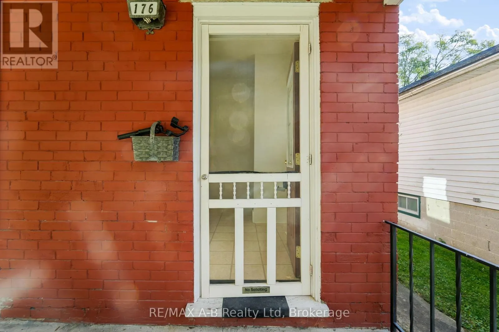 176 STERLING STREET