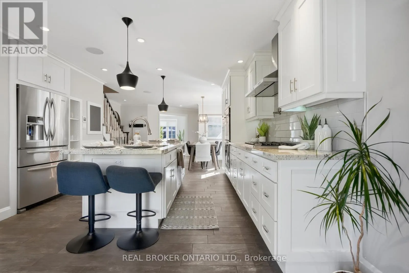 7 ROCKHAVEN LANE