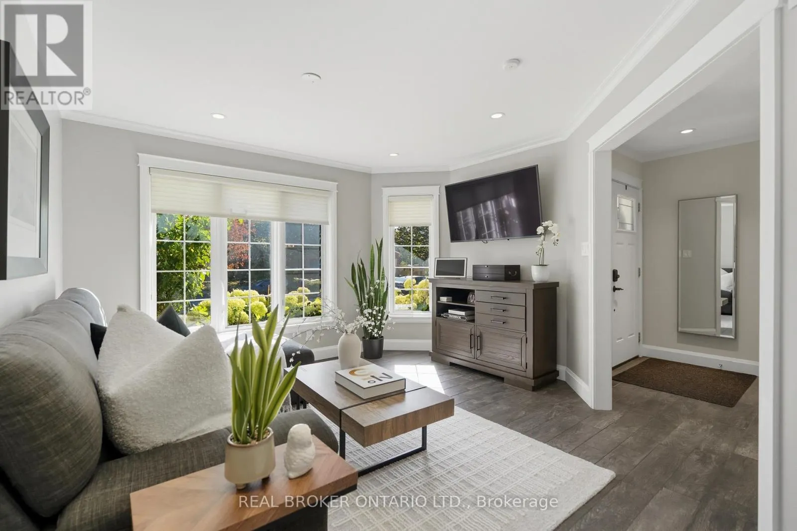 7 ROCKHAVEN LANE