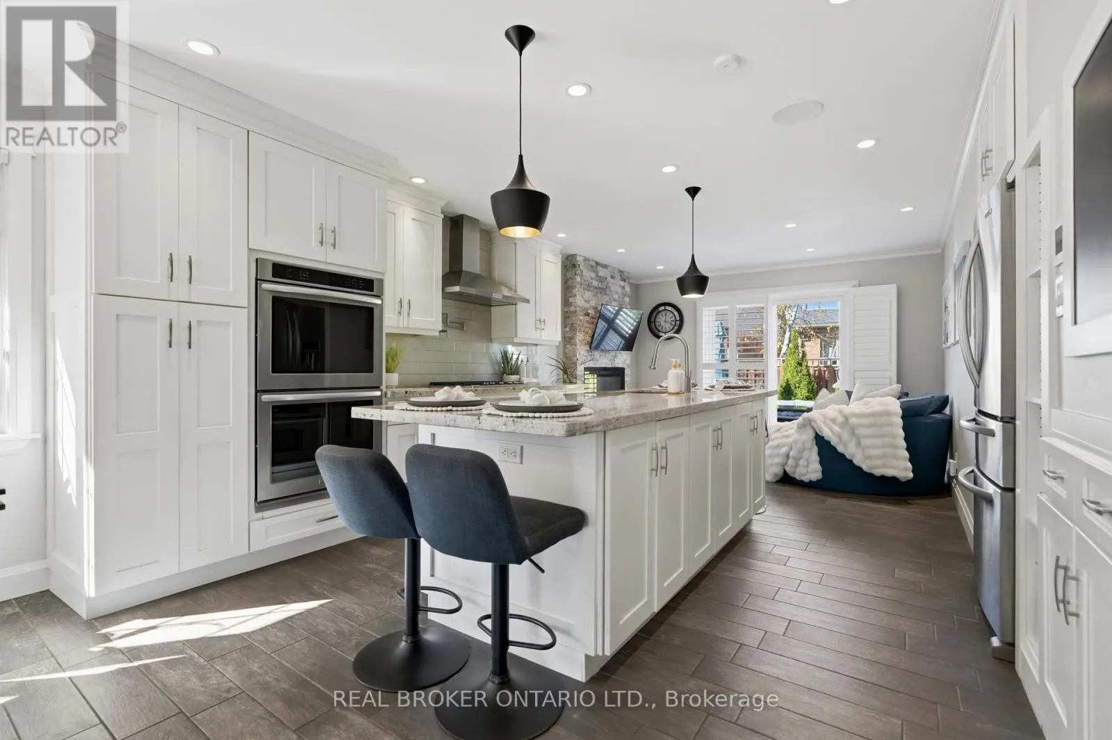 7 ROCKHAVEN LANE