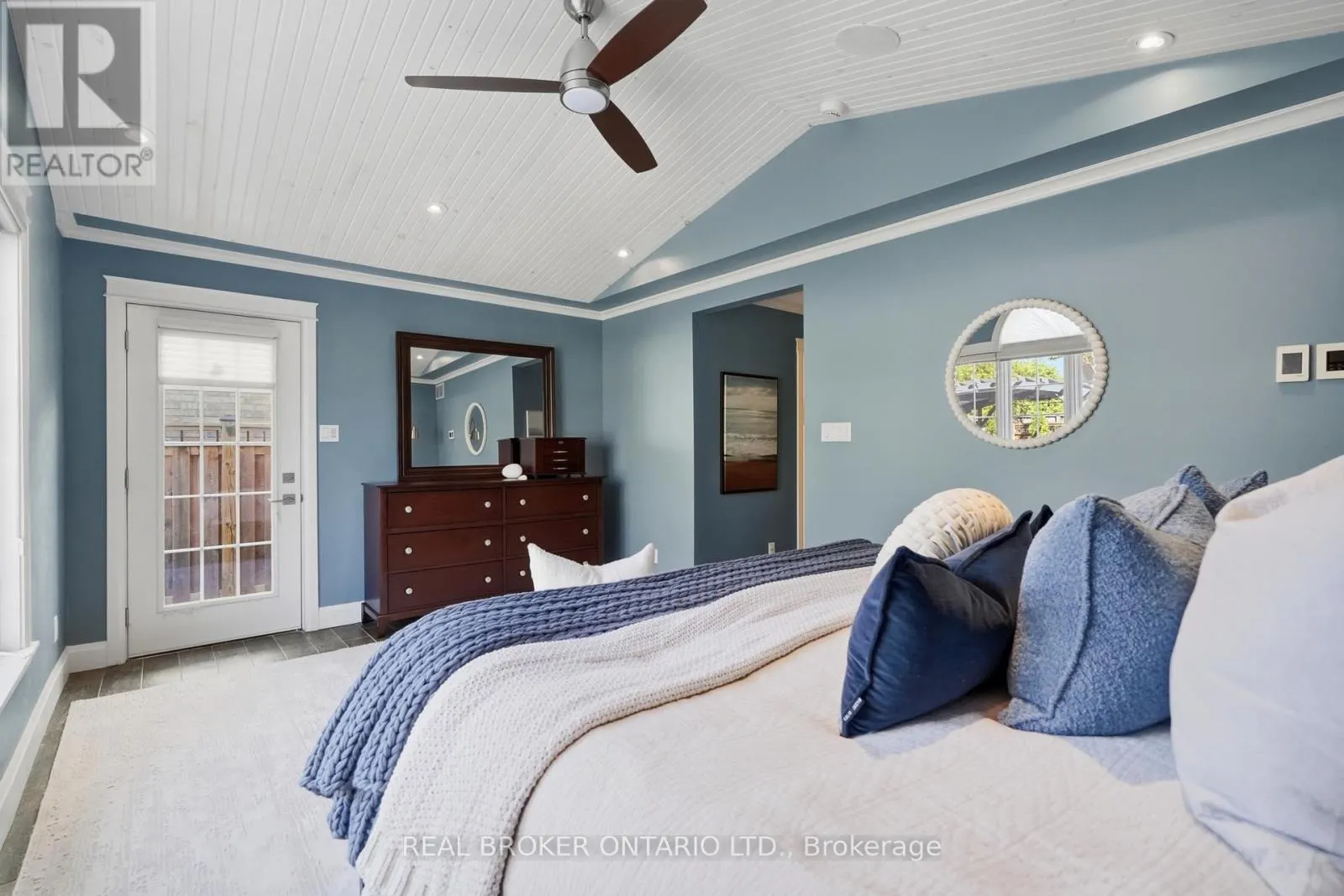 7 ROCKHAVEN LANE